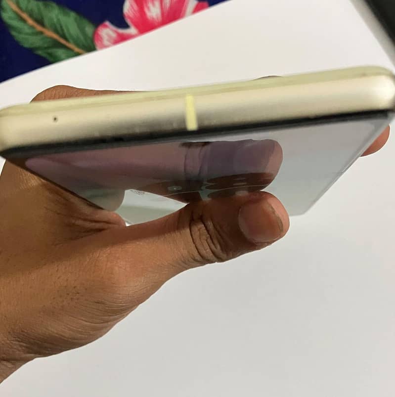 Google Pixel 7 4