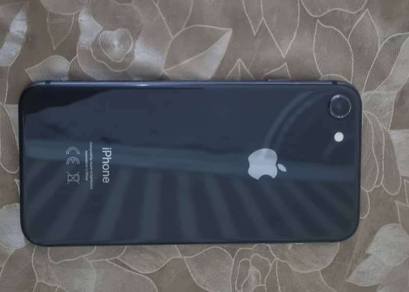 Apple iPhone 8 1
