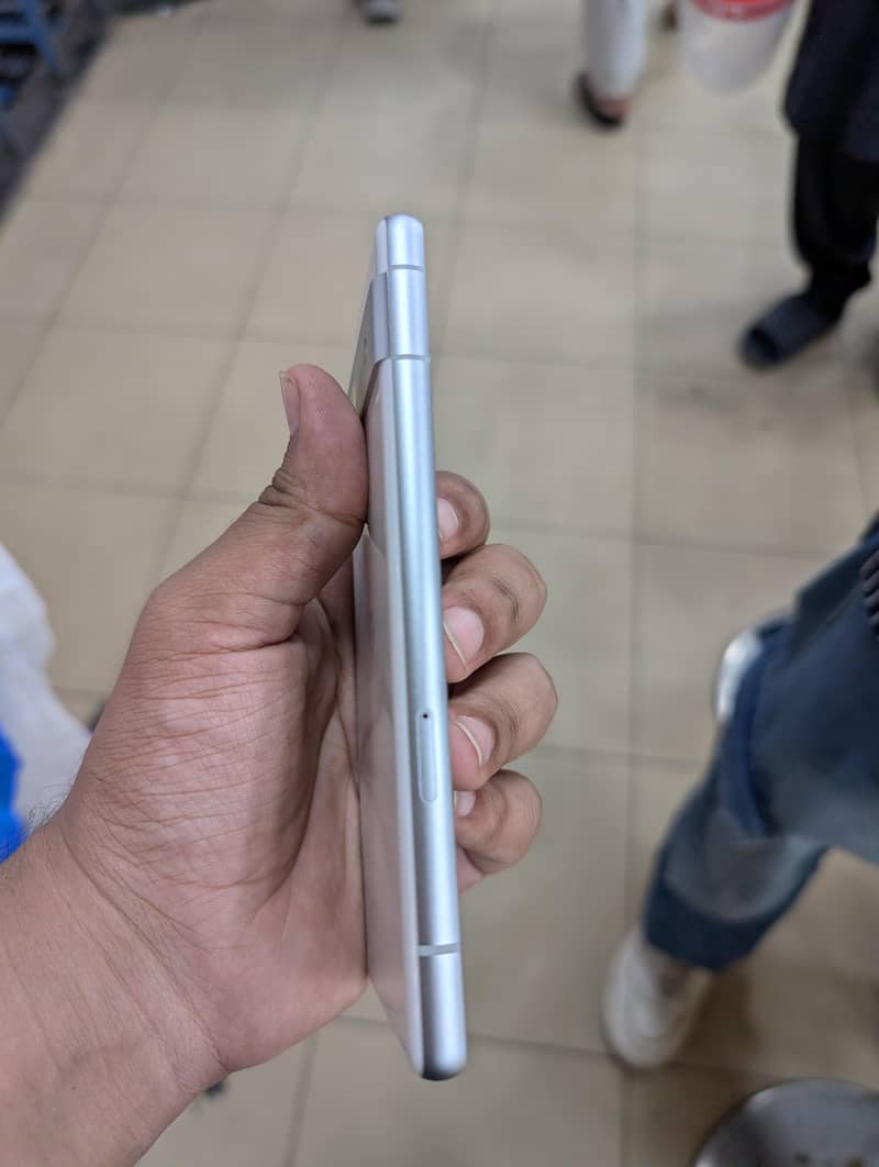 Google Pixel 7a 2