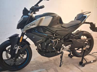 CF Moto 450NK