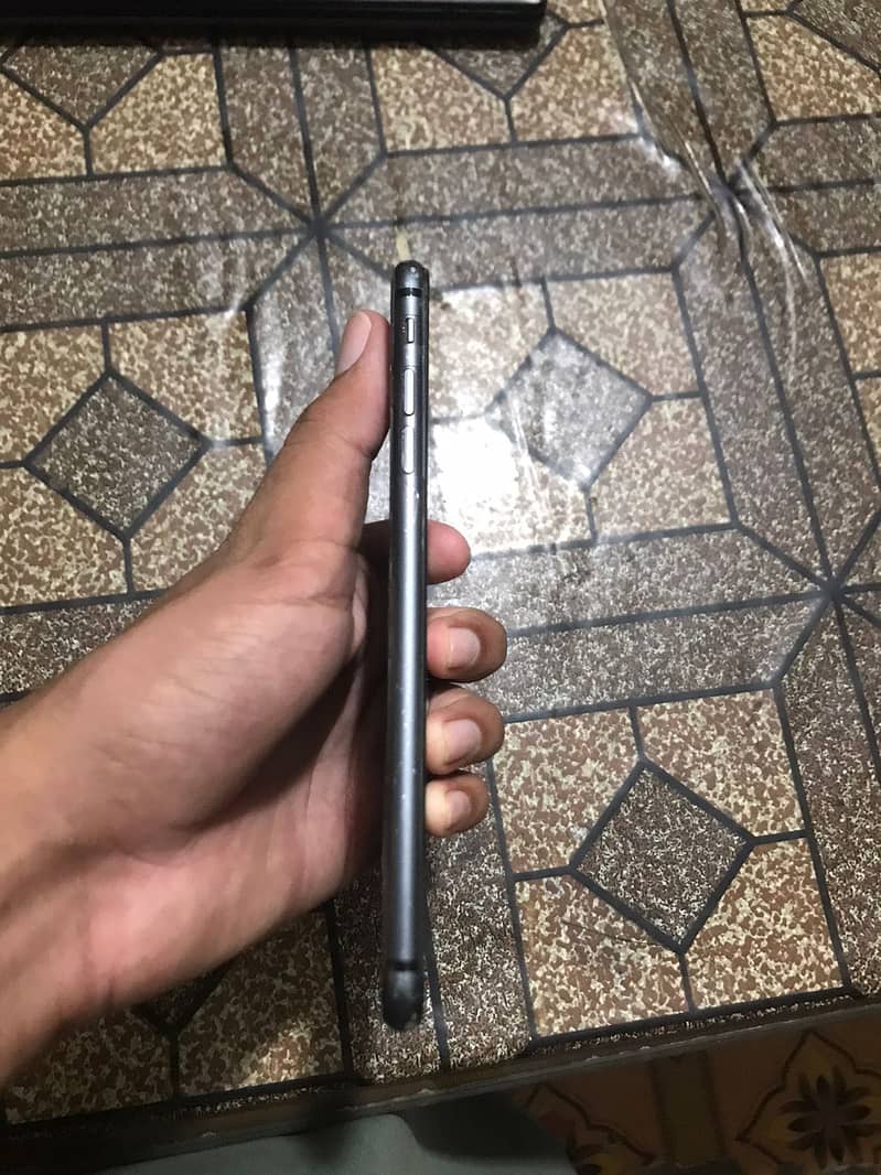 IPHONE 8 plus 2