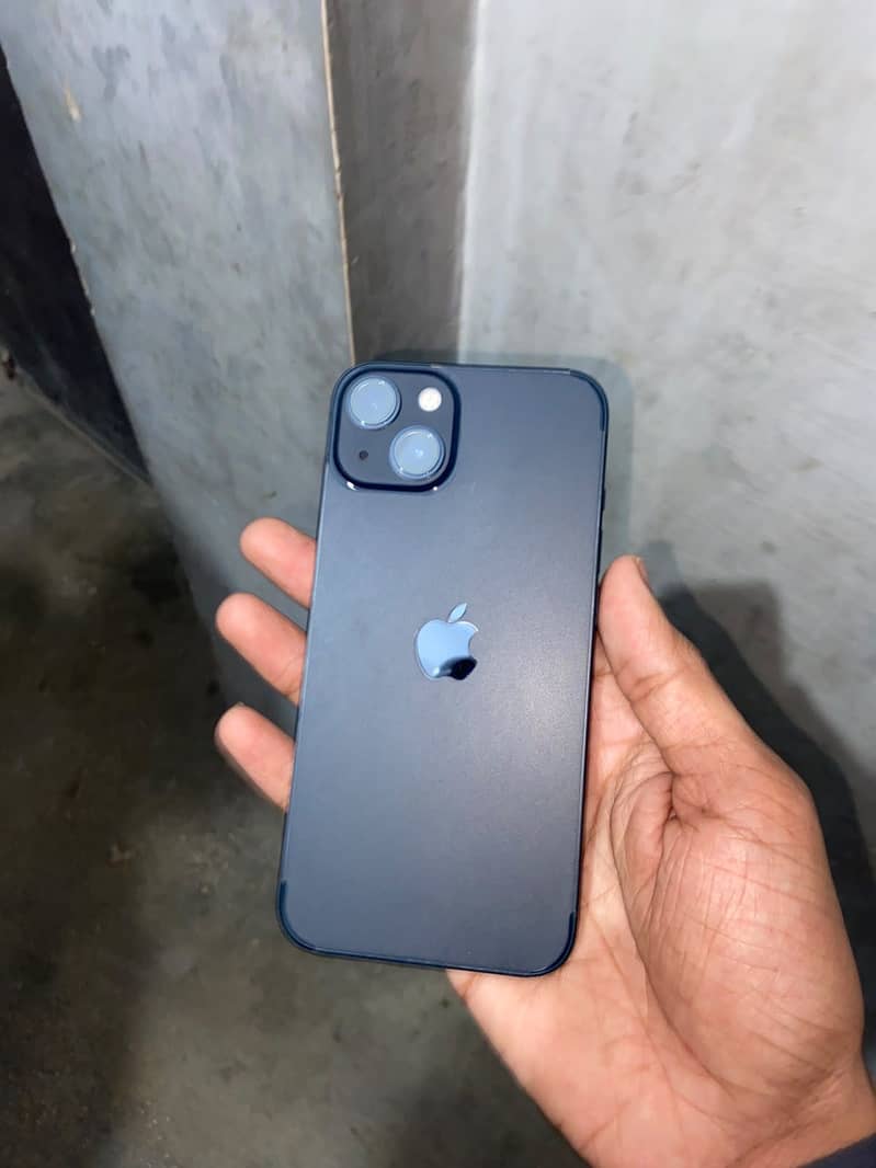 Apple iPhone 13 1