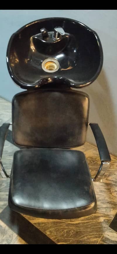 salon type wash basin with chair