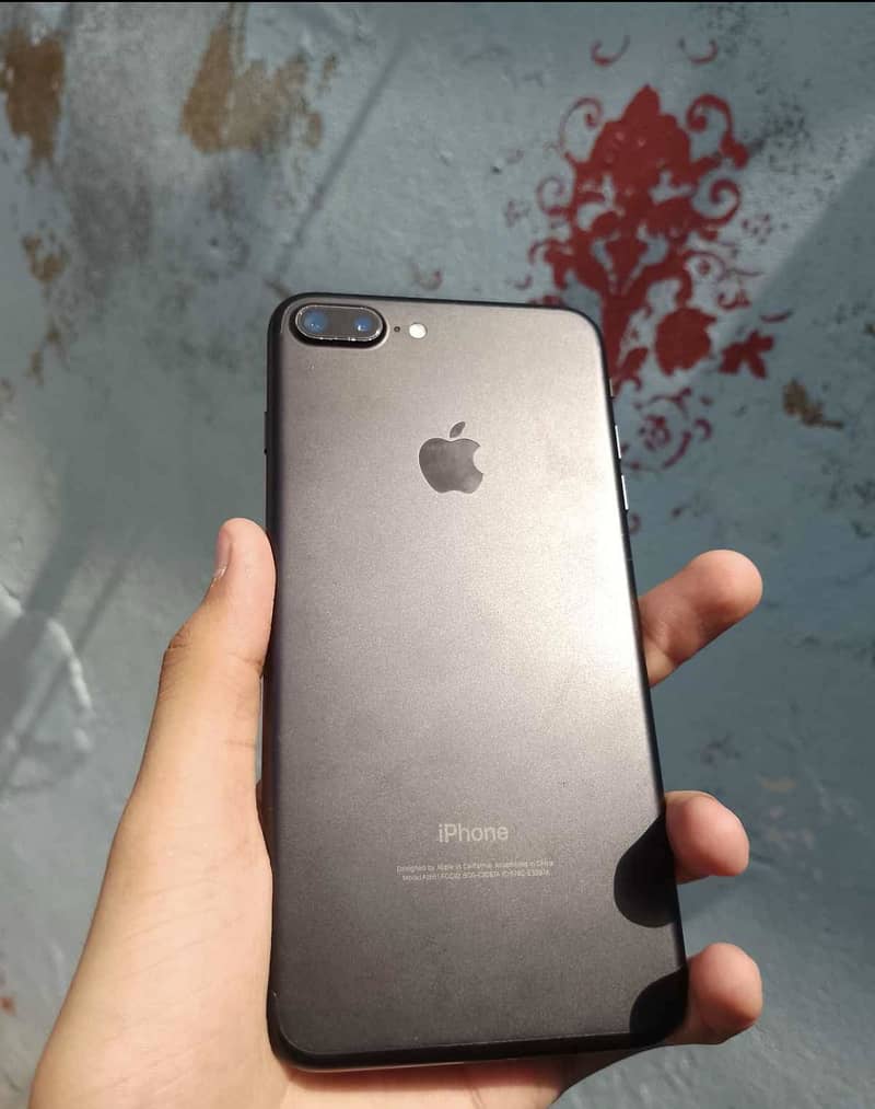 Apple iPhone 7 Plus 2