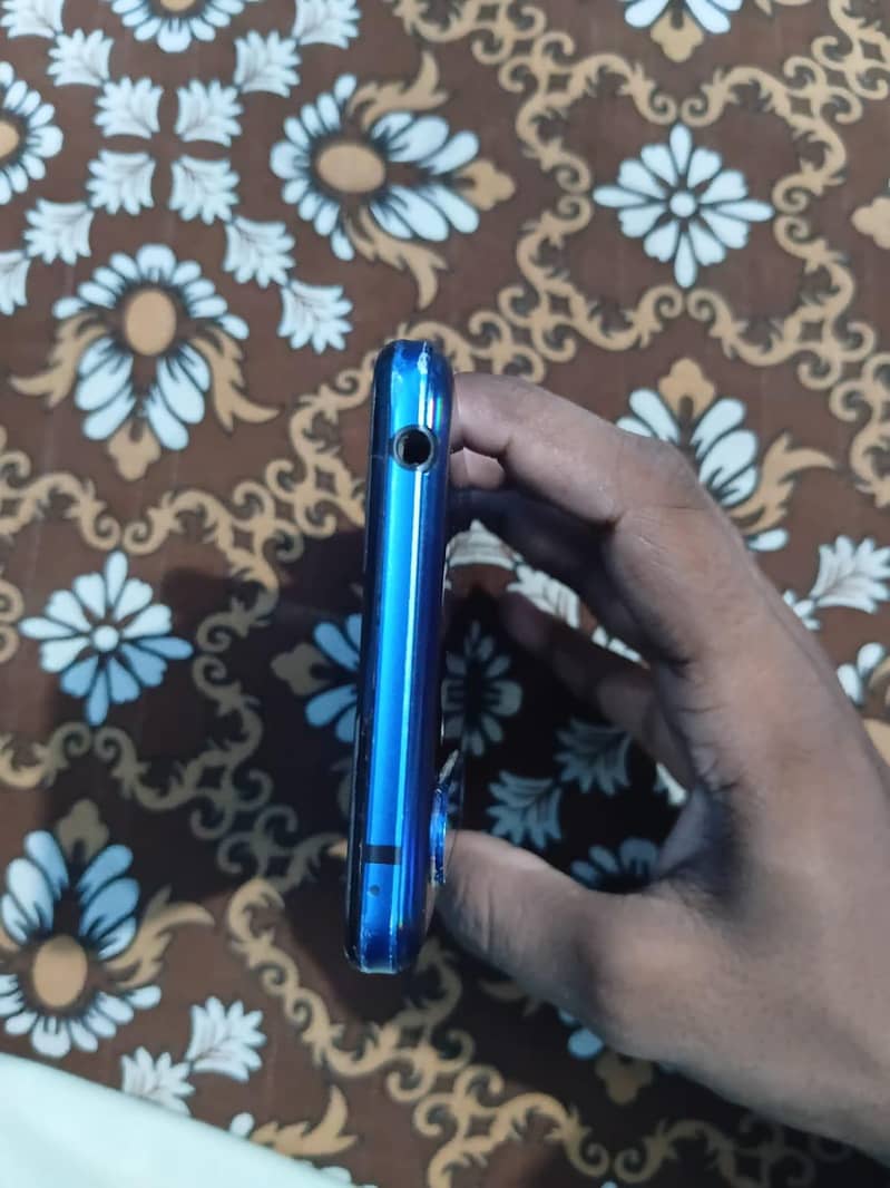 Sharp Aquos R5G 4