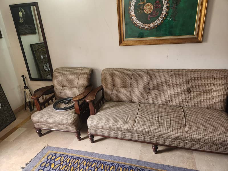 5 Seaters Sofa 0
