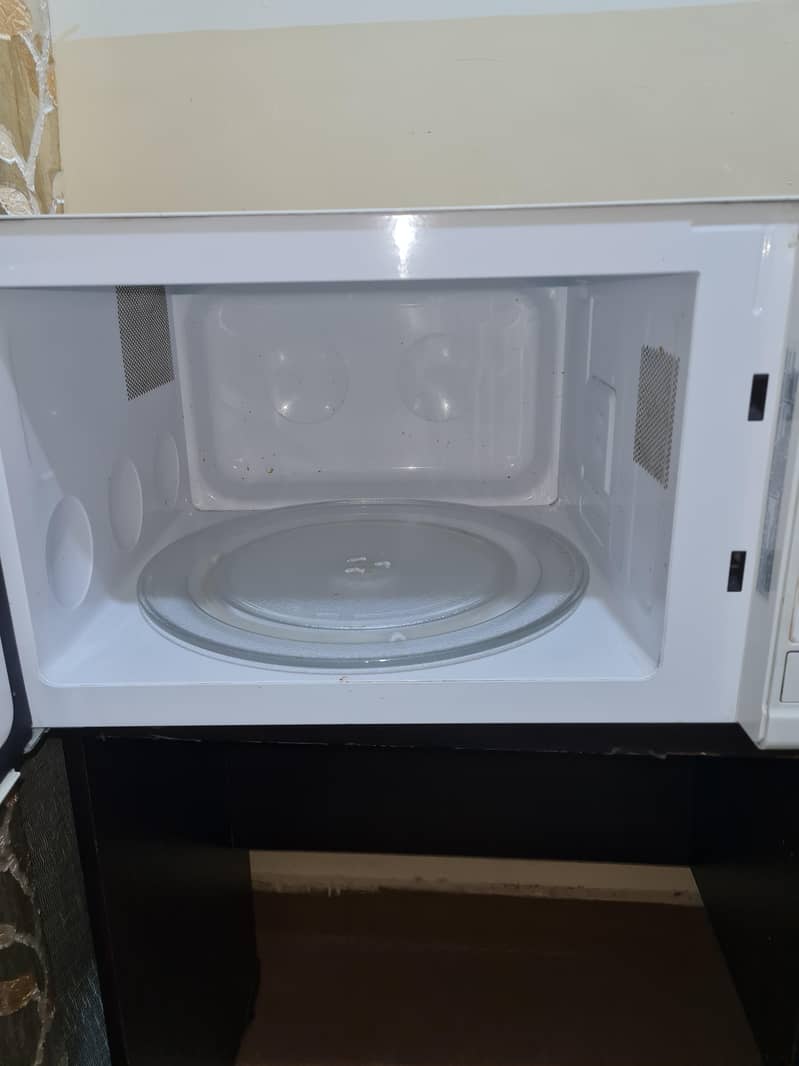 Dawlance Microwave 1