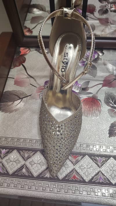 Premium Heals From Stylo