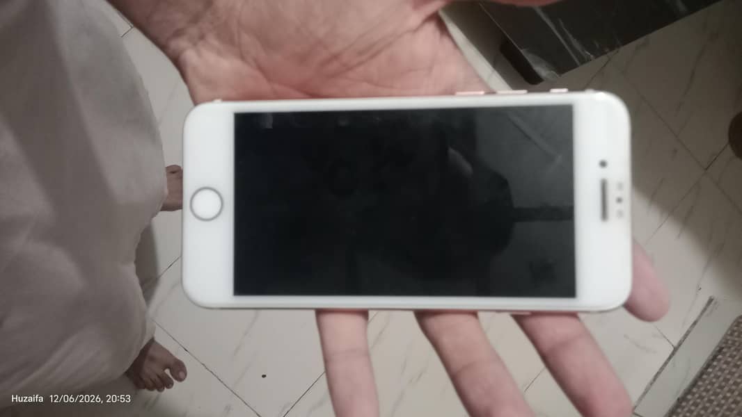 Apple iPhone 7 1