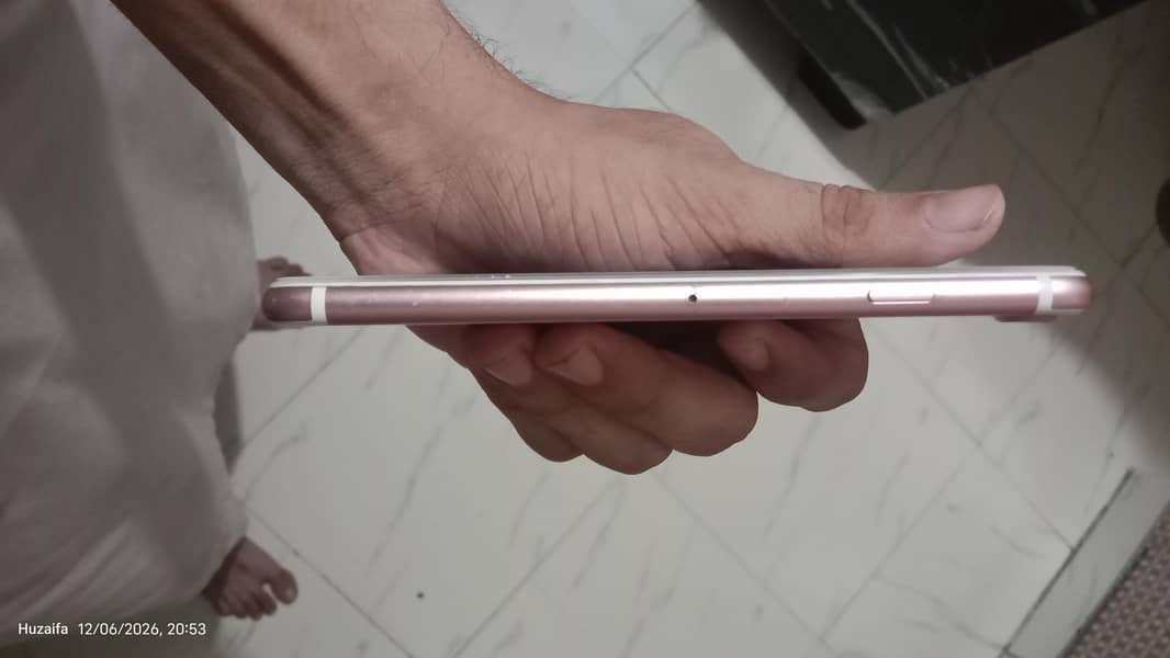 Apple iPhone 7 2