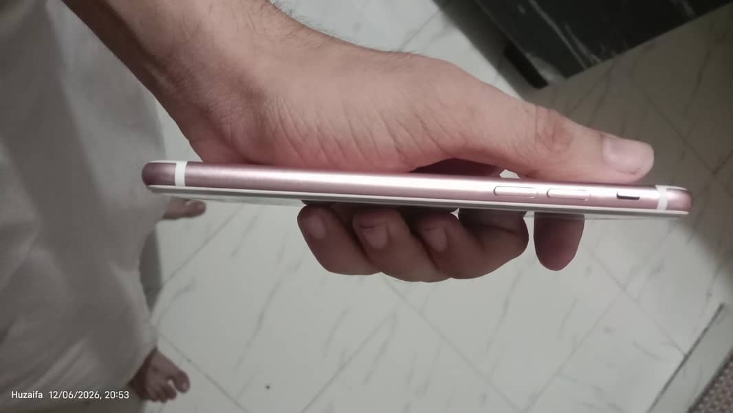 Apple iPhone 7 3