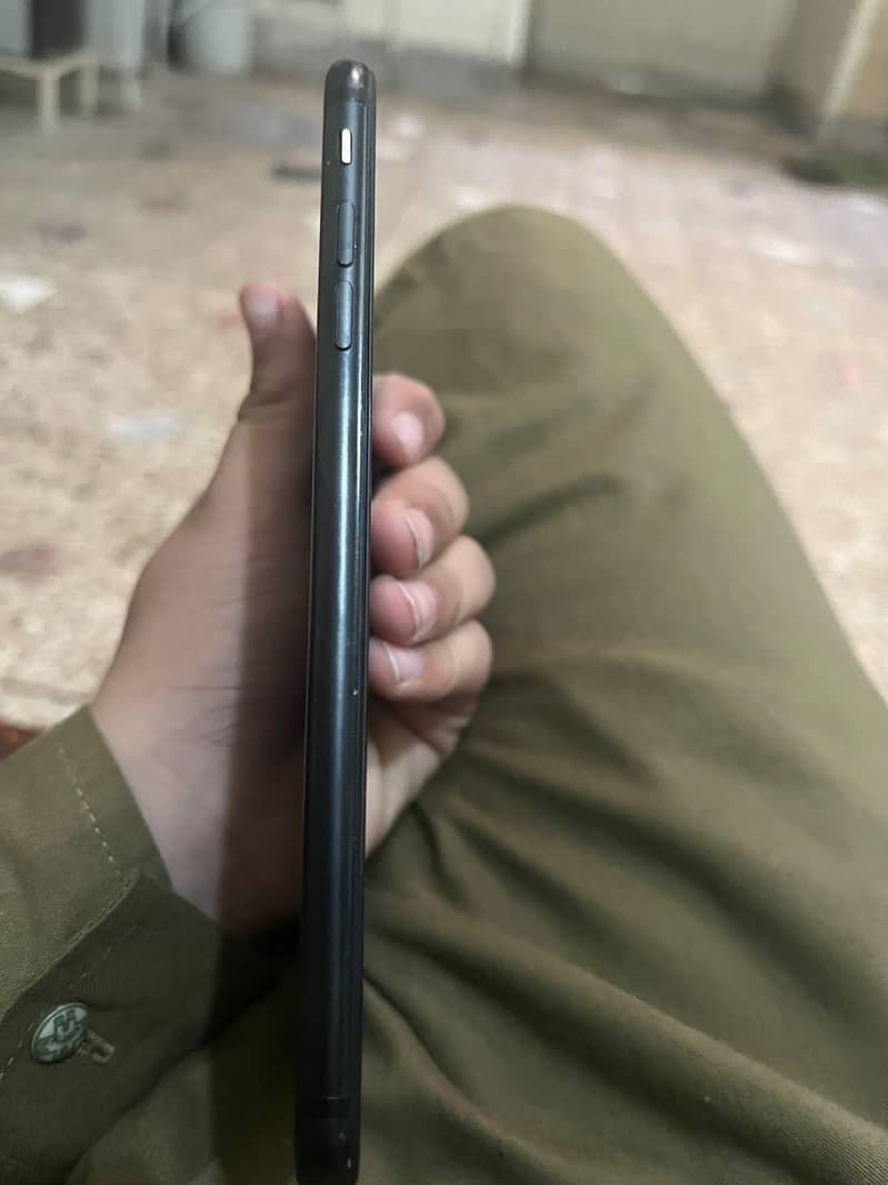 Apple iPhone 7 Plus 2