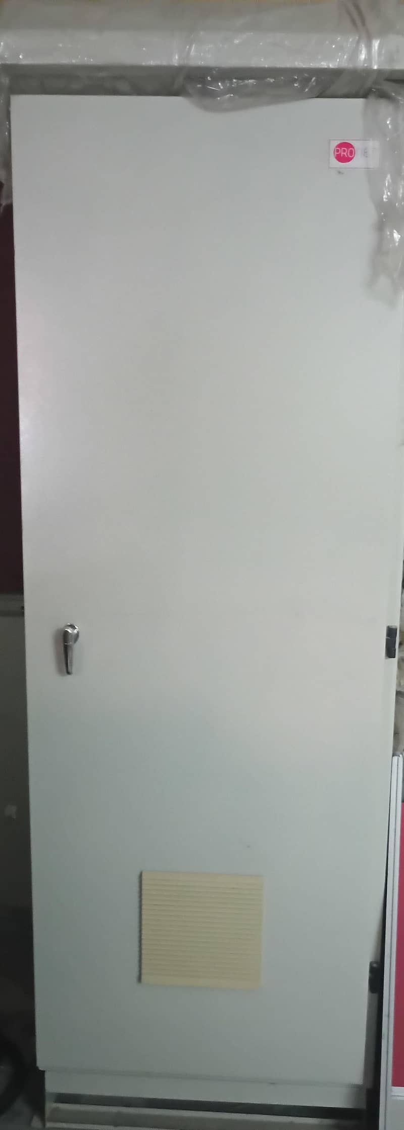 server cabinet 0