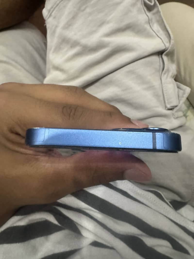 Apple iPhone 13 1