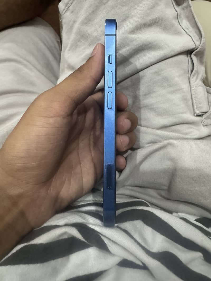 Apple iPhone 13 3