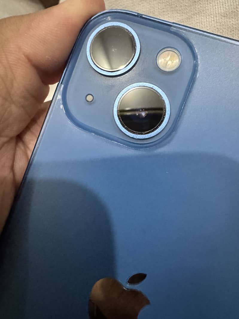 Apple iPhone 13 4