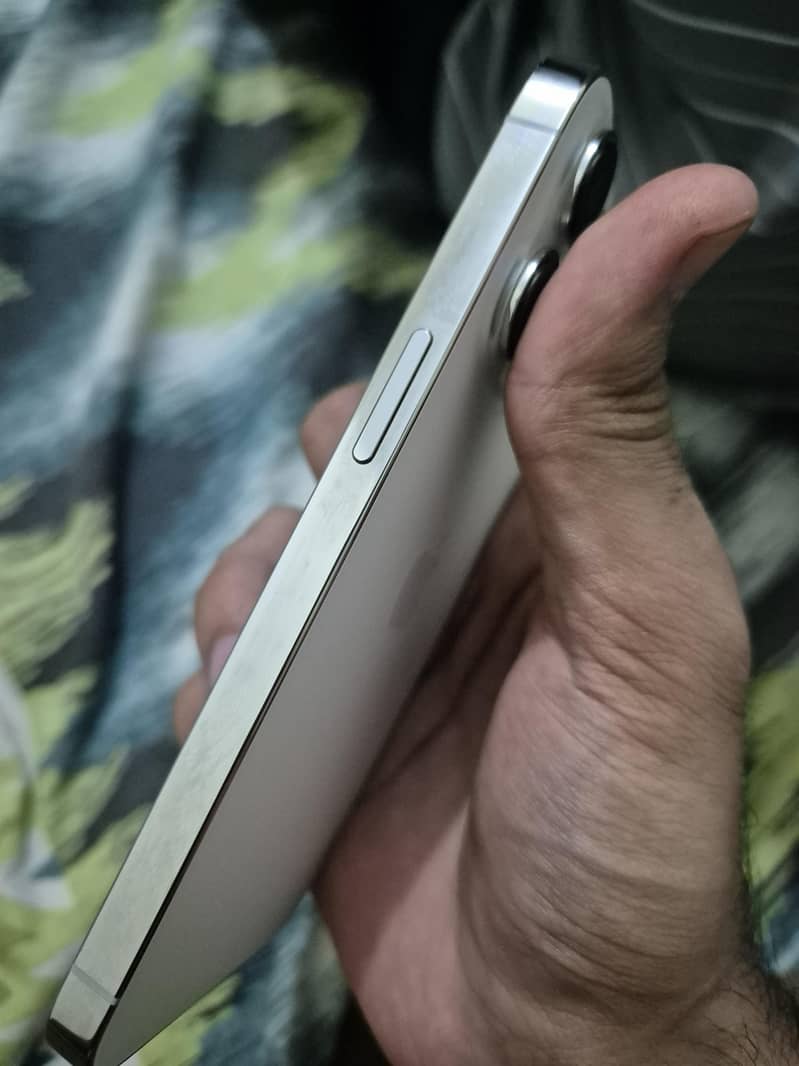 Apple iPhone 13 Pro 2