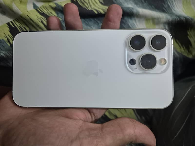 Apple iPhone 13 Pro 4