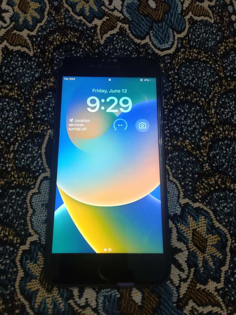 Apple iPhone 8 Plus 1