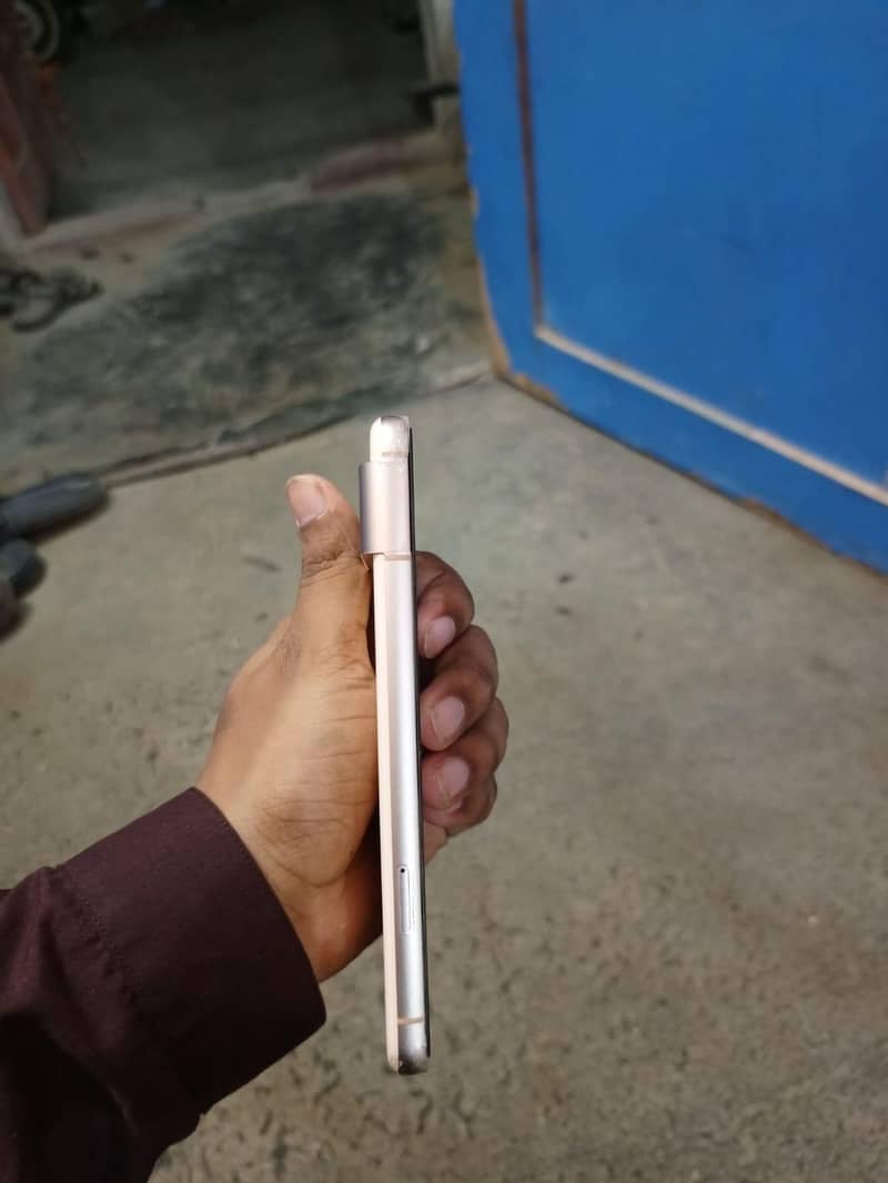 Google Pixel 8 4