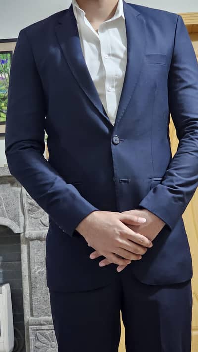 3 piece suit for men(2 colours black and navy blue). same size
