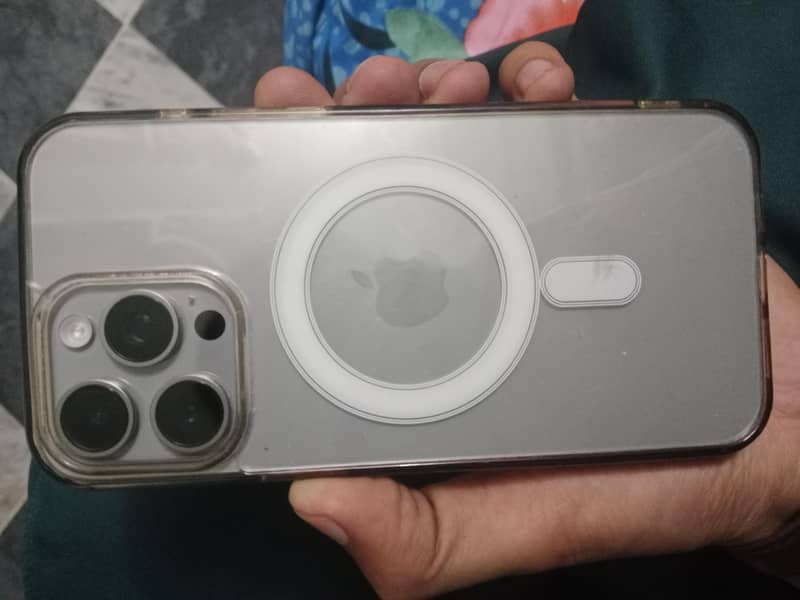 Apple iPhone 15 Pro Max 1