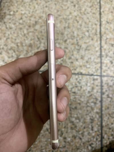Apple iPhone 7