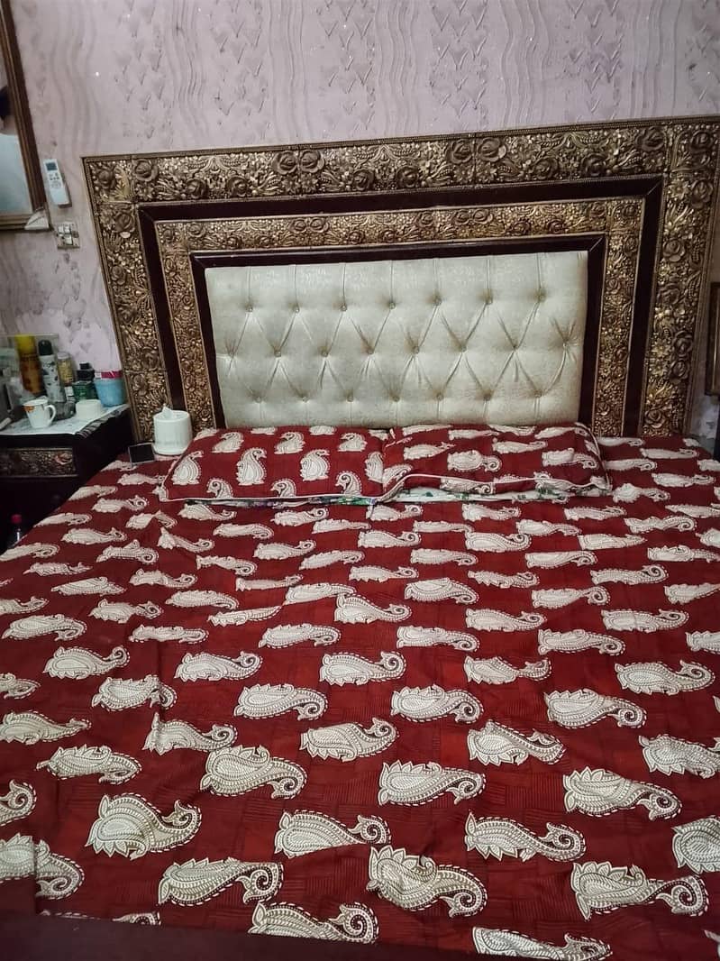 Double bed with 2 side table 0