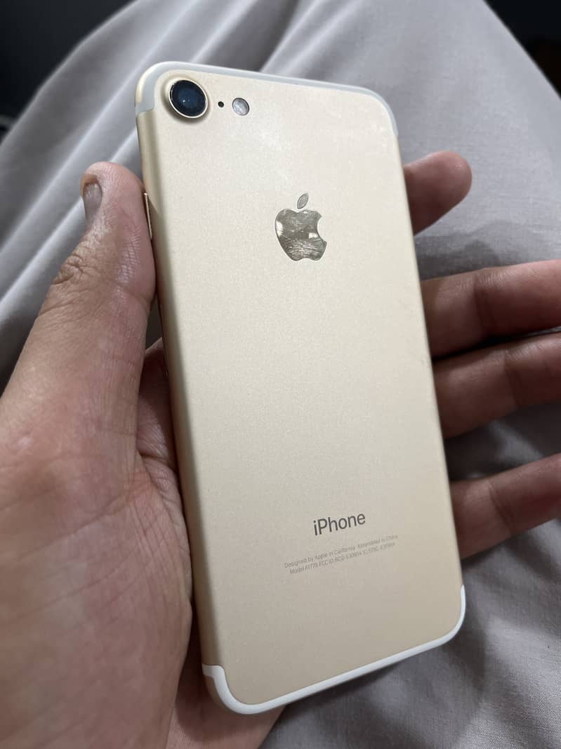 Apple iPhone 7 0