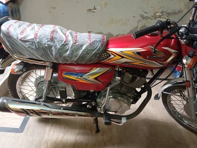 Honda 125 2025 just 2100 Km Driven urgent cash need