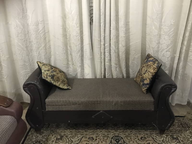 Sofa set with table 1