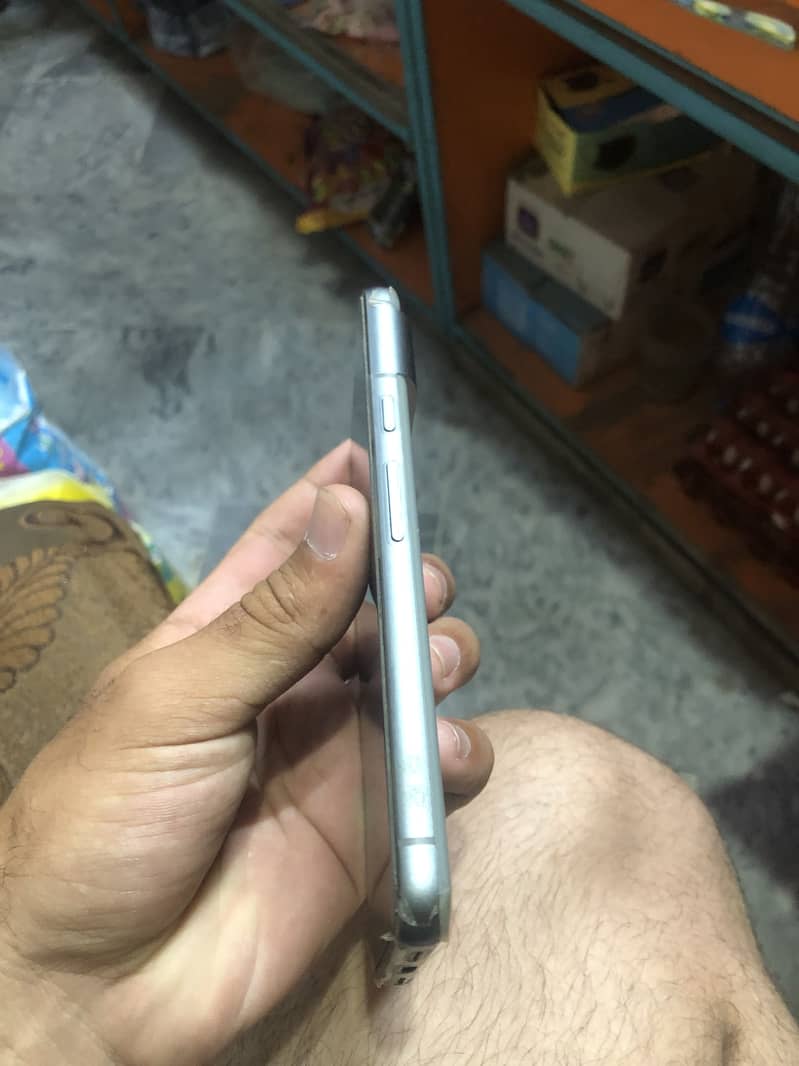 Google Pixel 8 3