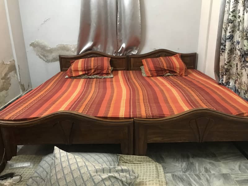Single beds 0