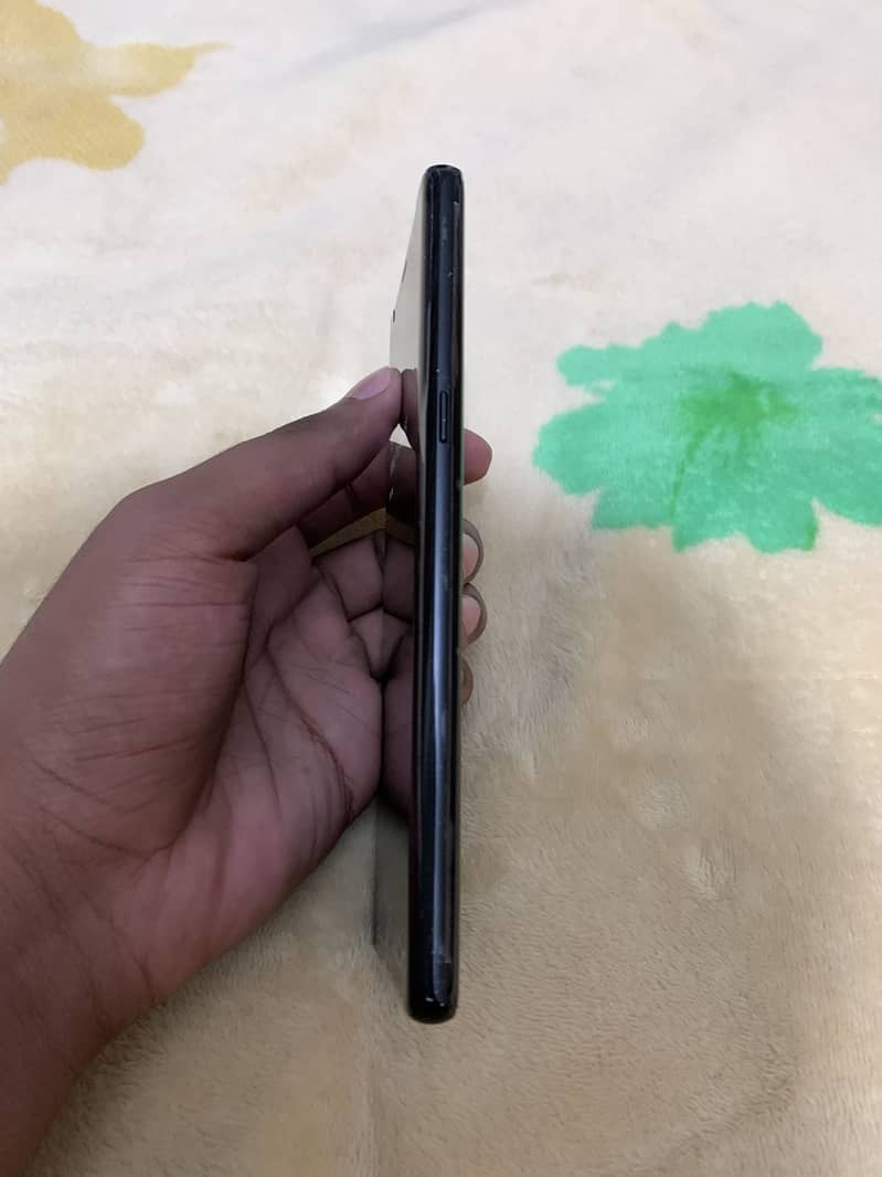 Samsung Mobile Note 8 4
