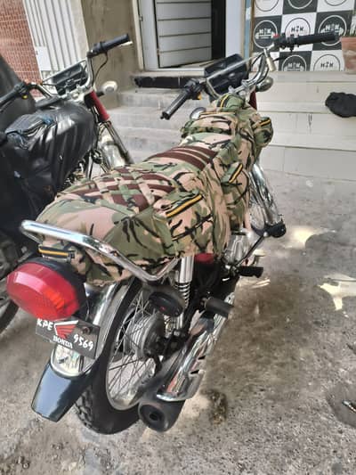 Honda 125 Red