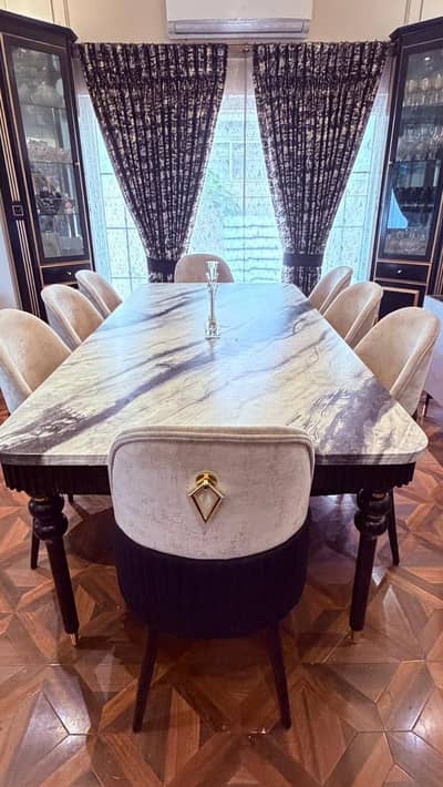 8 seater Dining table