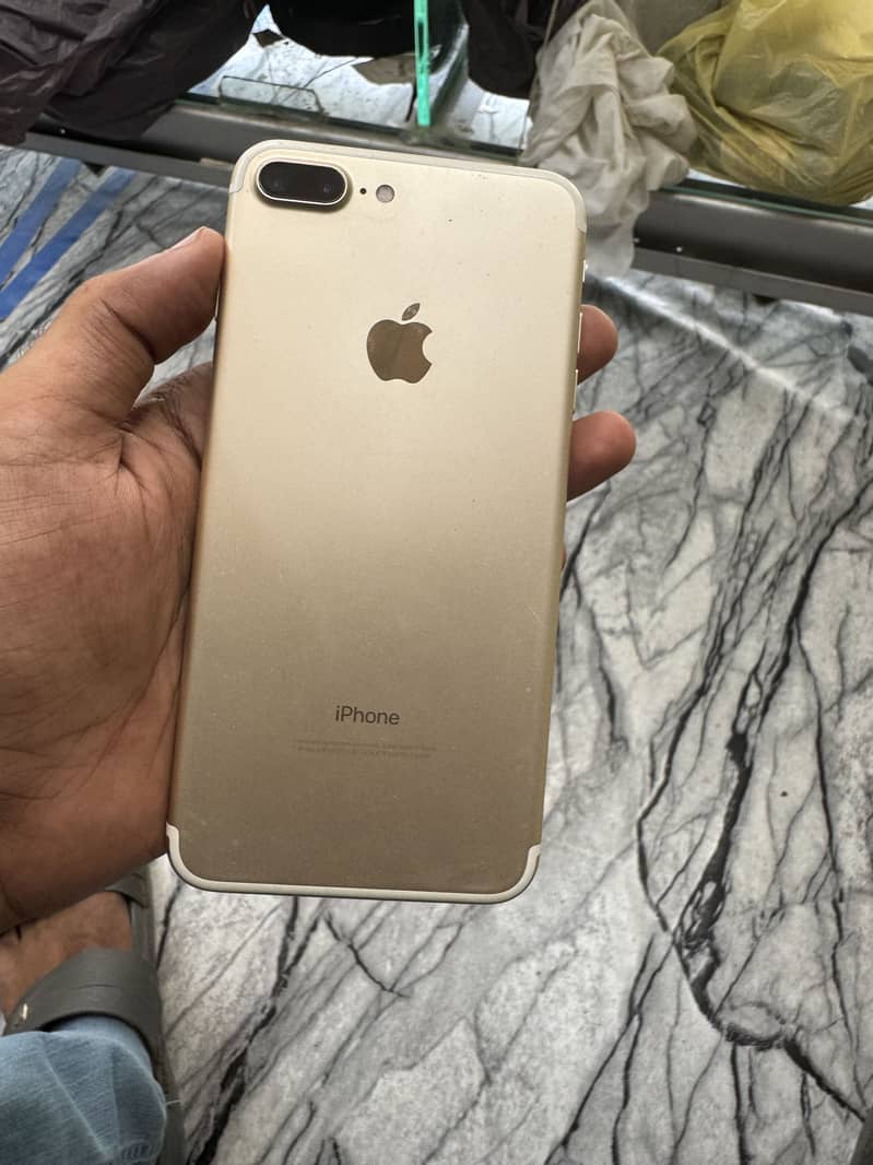 Apple iPhone 7 Plus 3