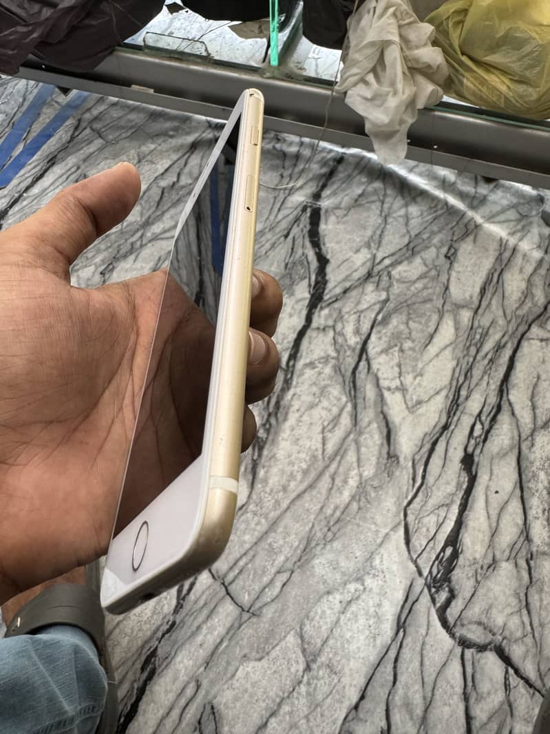 Apple iPhone 7 Plus 4