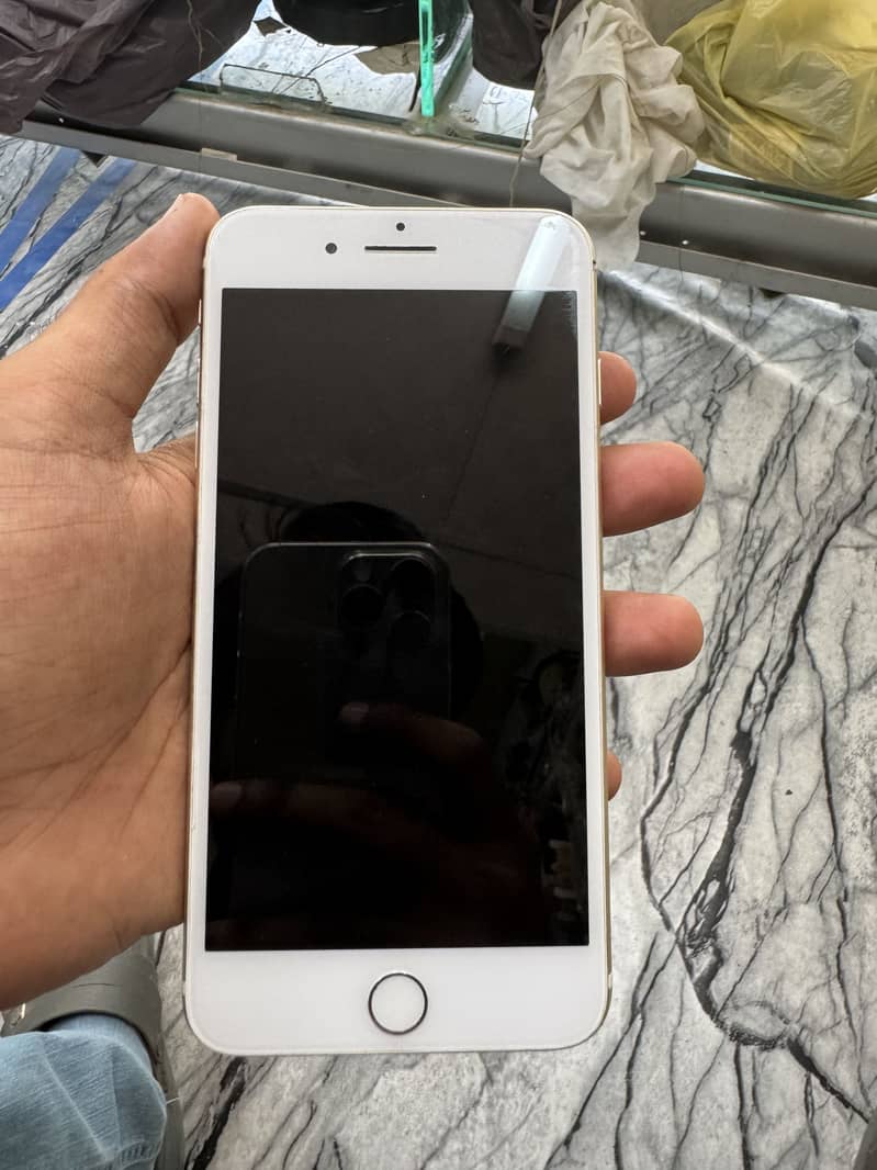 Apple iPhone 7 Plus 5
