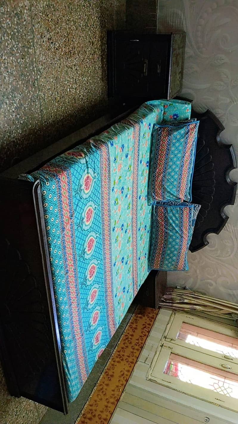bed with 2 side tables 2