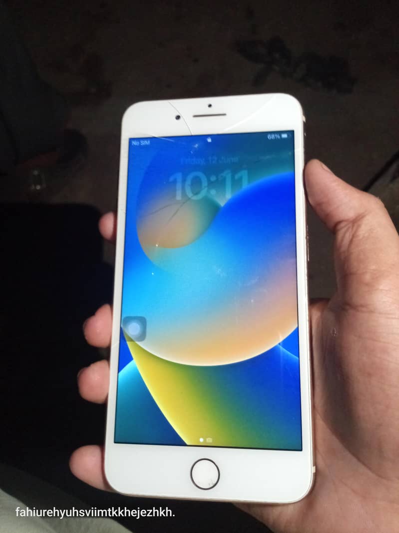 Apple iPhone 8 Plus 1