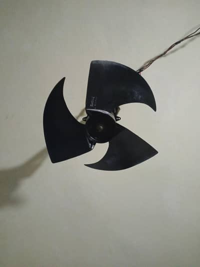 outdoor fan. o3o3"41.32. 4o2.