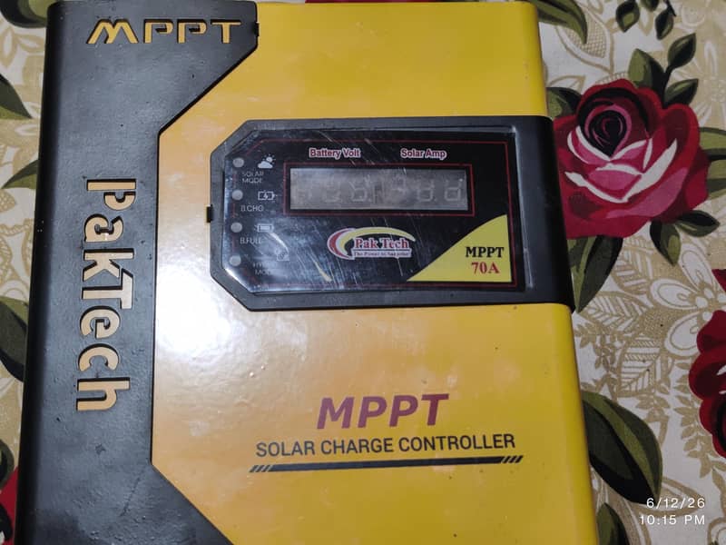 paktech solar charger controller 70A 1