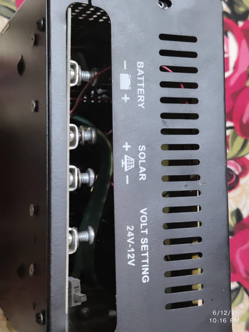 paktech solar charger controller 70A 2