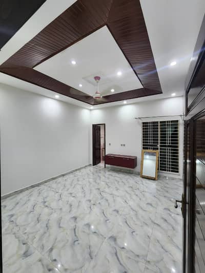 10 Marla House Available For Rent In Rafi Block Sector E Bahria Town Lahore