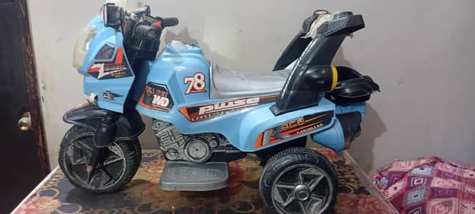 only 2 month use 3 tyres battery bike auto gear