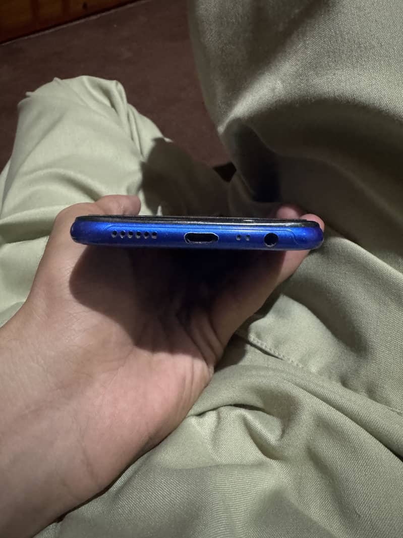 Realme C2 4