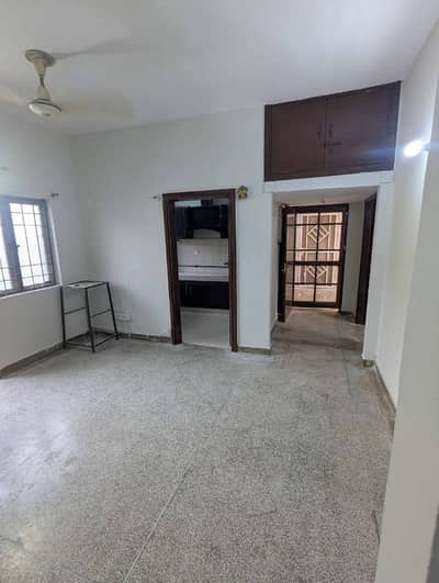 2 bedrooms & 2 bathrooms TV lounge kitchen