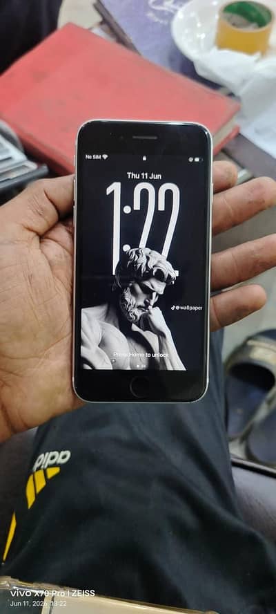 Apple iPhone SE