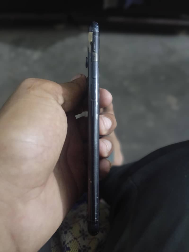 Apple iPhone 7 1